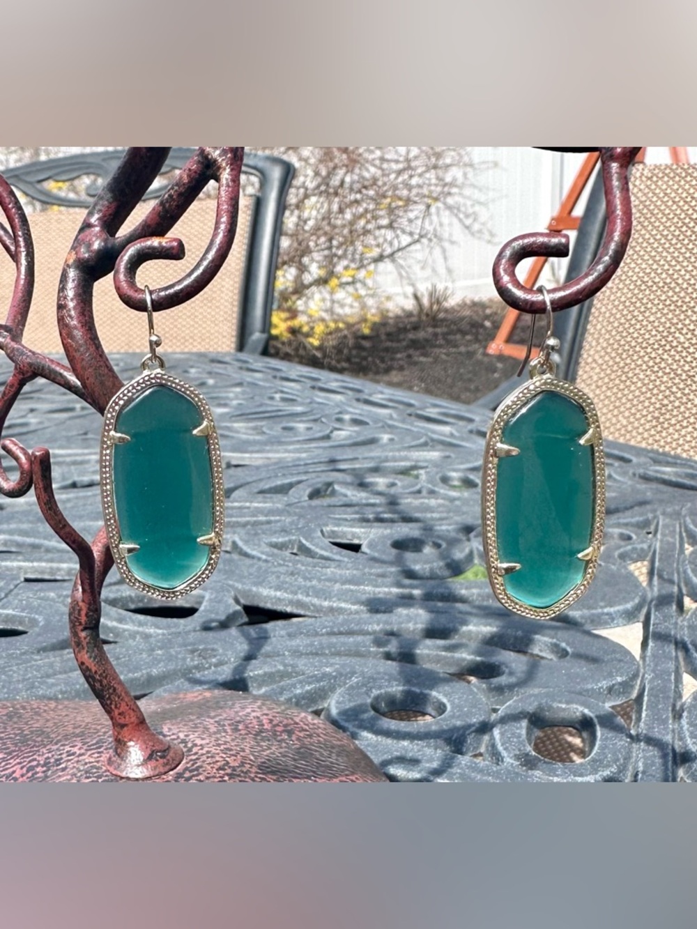 Kendra Scott Green and Gold Drop Earrings
